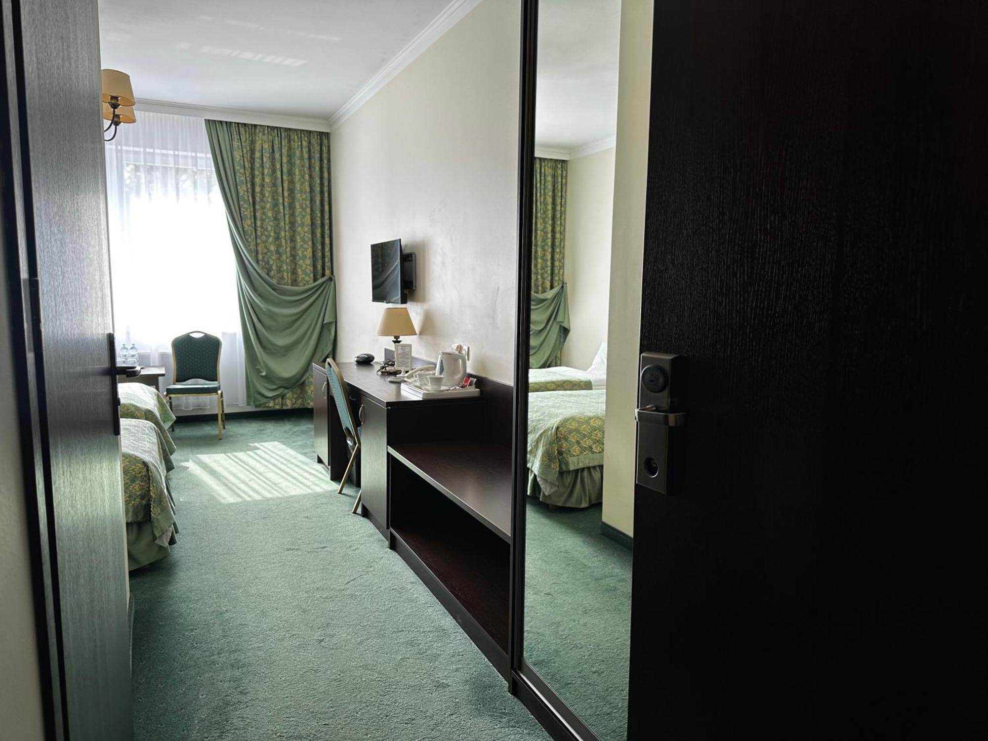 Hotel Koch Кентшин Экстерьер фото